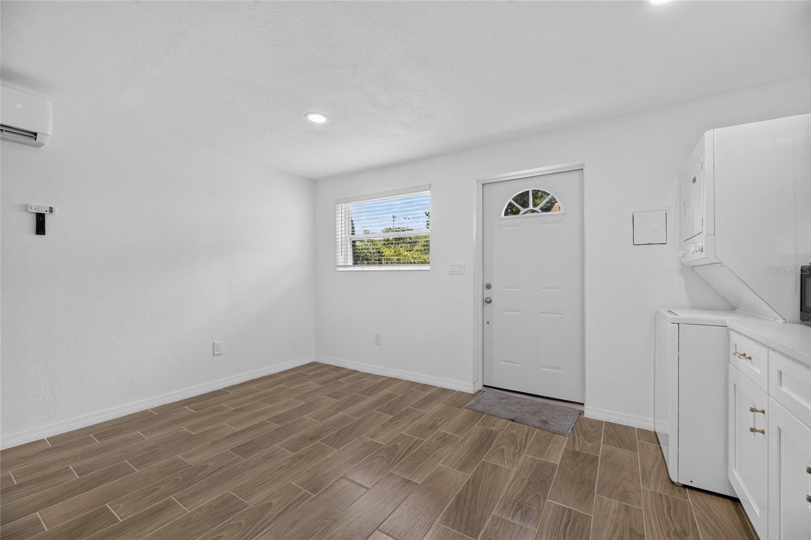 1005 E FLORA ST — photo 48