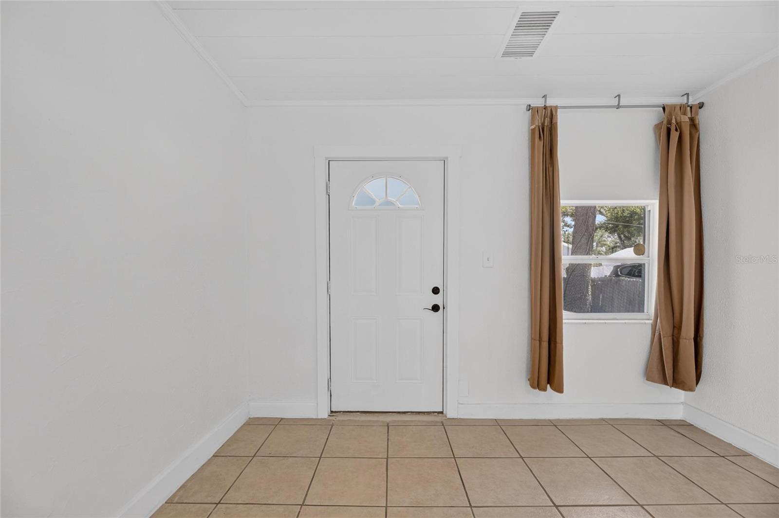 1005 E FLORA ST — photo 7