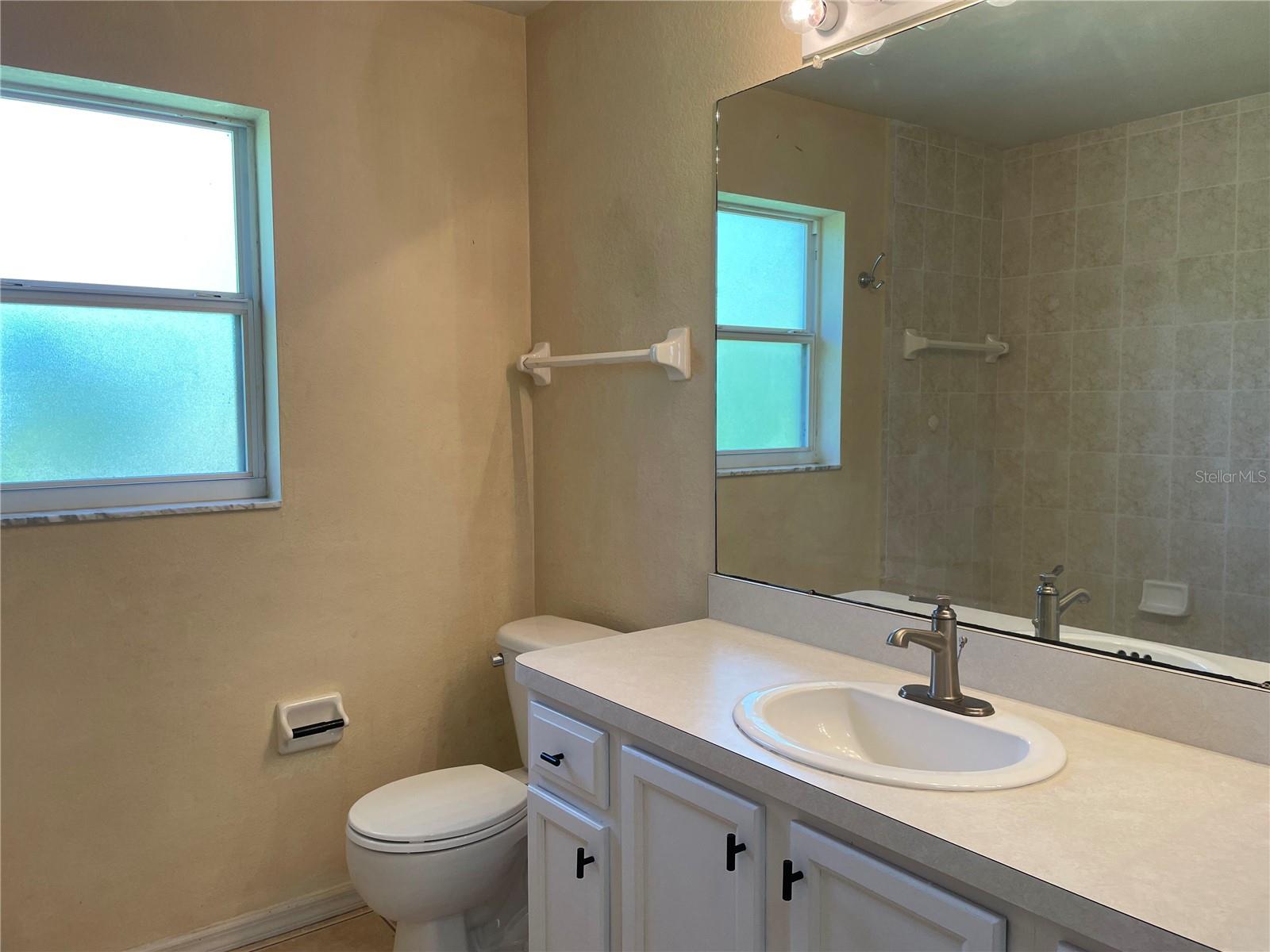 4060 CALATRAVA AVE — photo 15