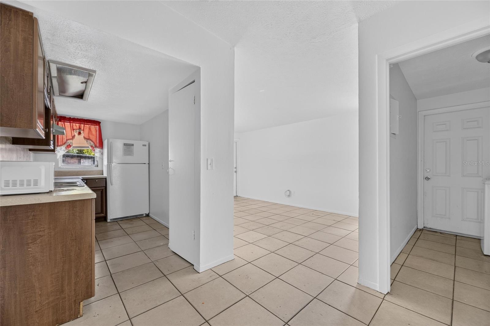 8723 & 8724 N 48TH ST — photo 13
