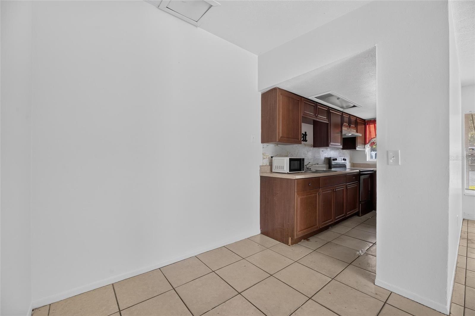 8723 & 8724 N 48TH ST — photo 10