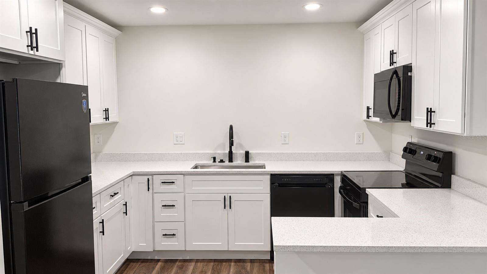 3067 QUARTER ST — photo 5