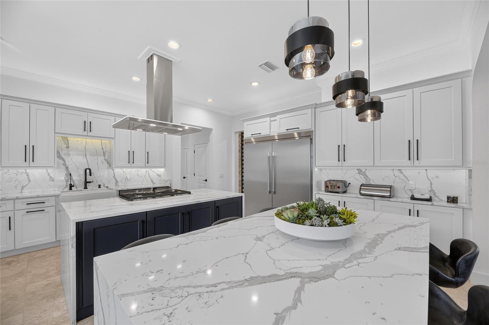 713 ISLEBAY DR — photo 27