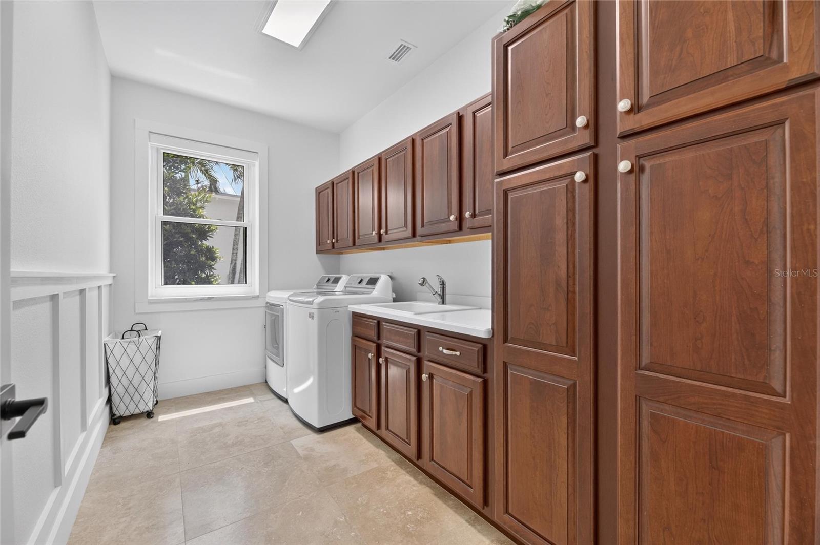 713 ISLEBAY DR — photo 69