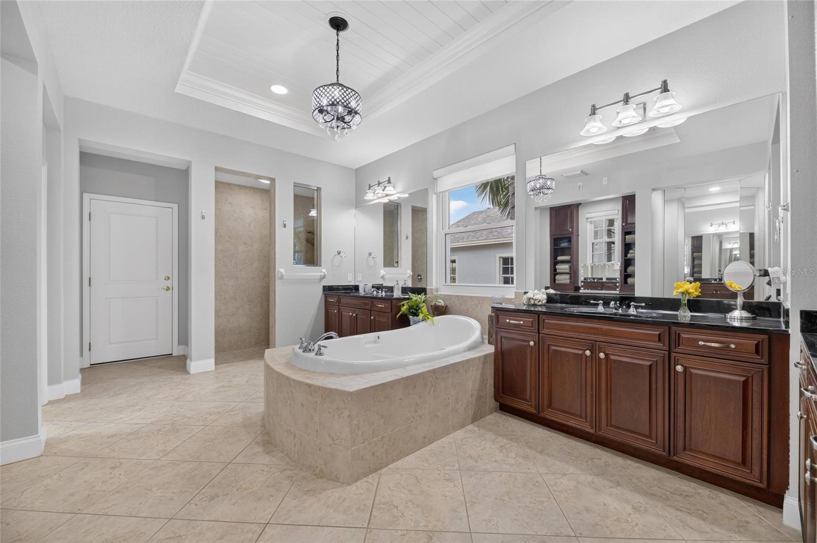 713 ISLEBAY DR — photo 41