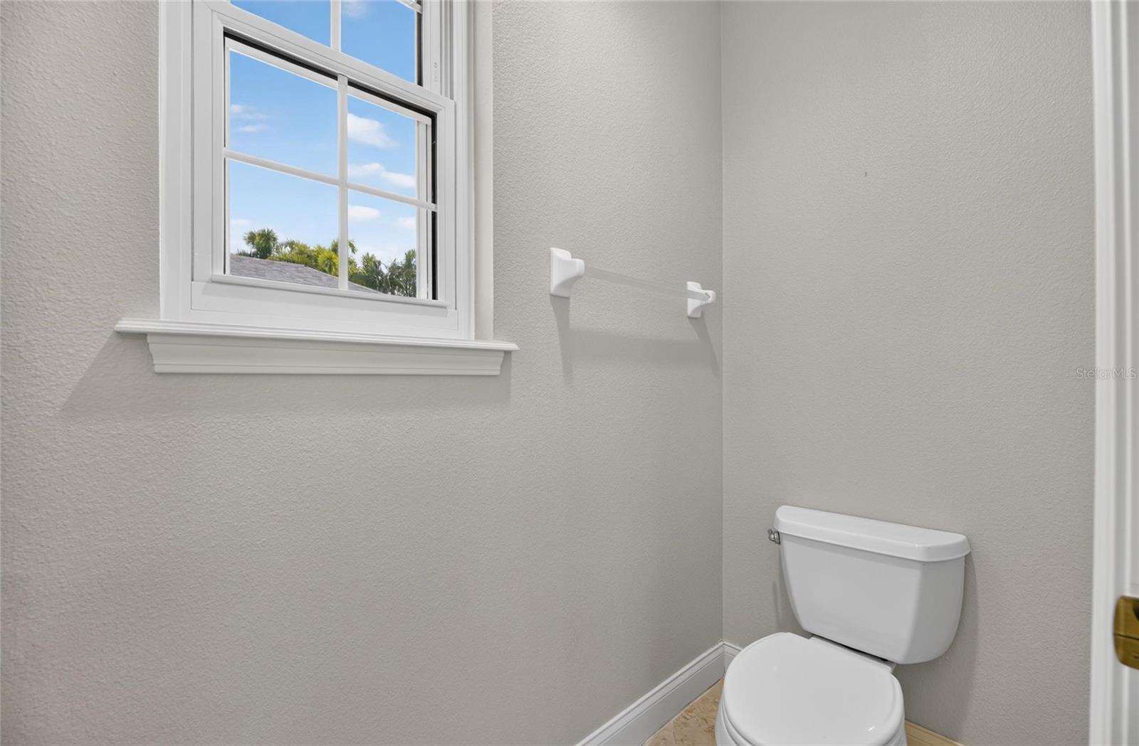 713 ISLEBAY DR — photo 46