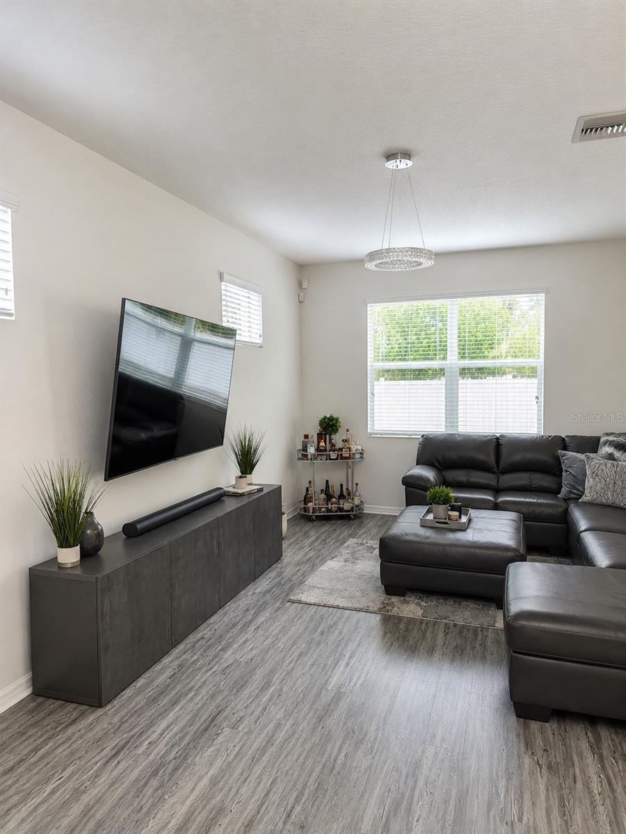 3008 E SLIGH AVE — photo 6