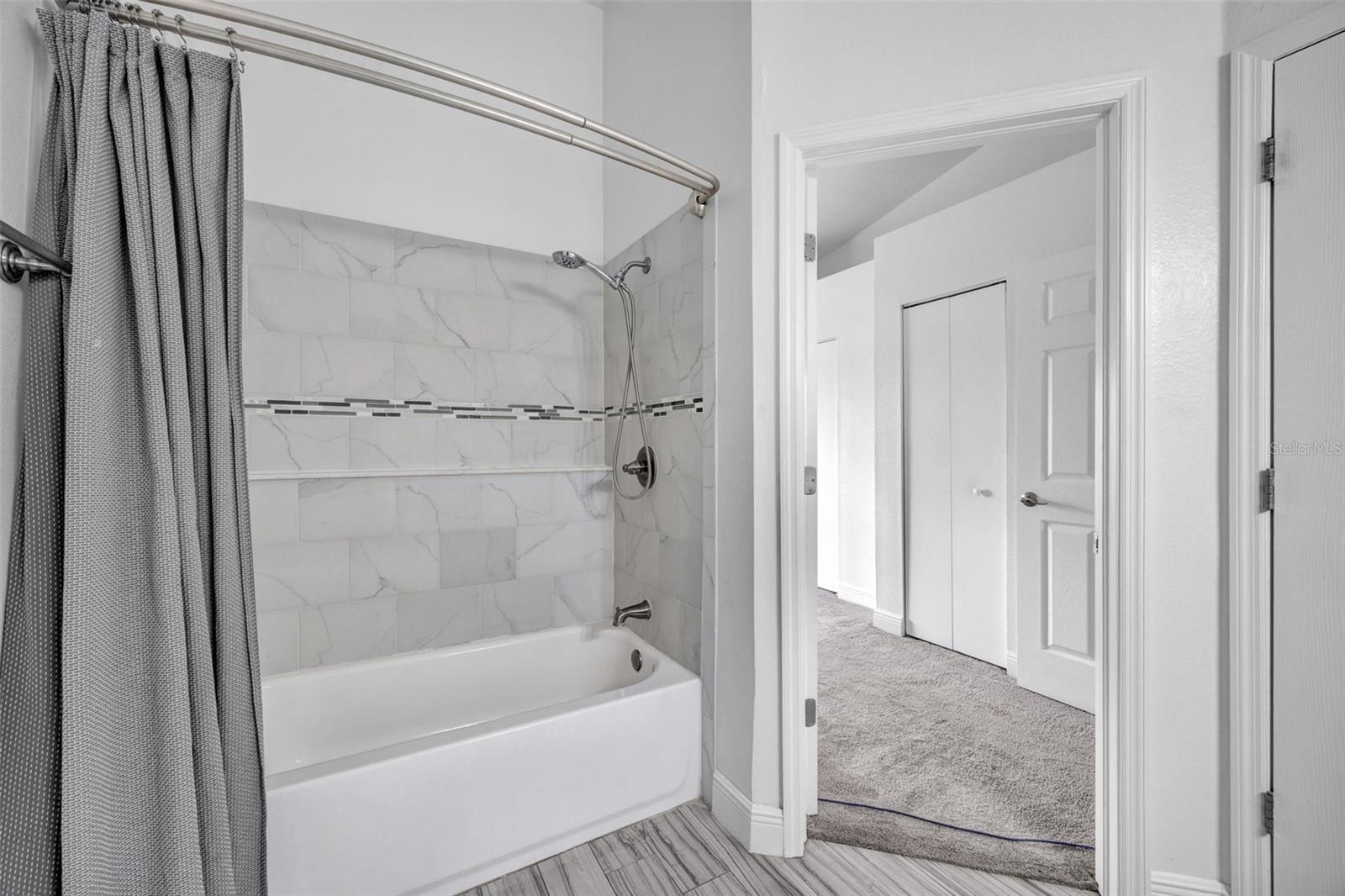 6127 BAYSIDE KEY DR — photo 32