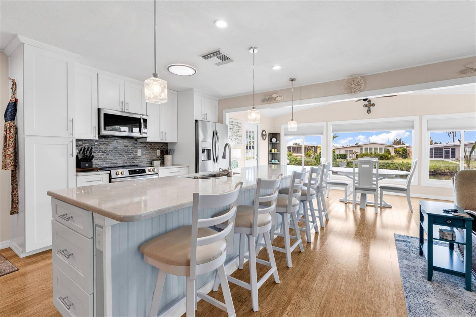 114 MARTINIQUE RD — photo 24