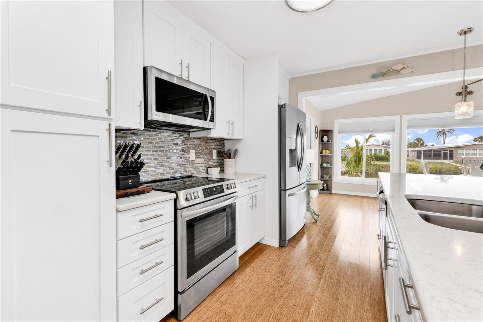 114 MARTINIQUE RD — photo 15