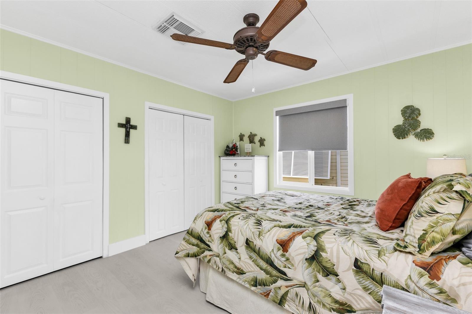 114 MARTINIQUE RD — photo 32