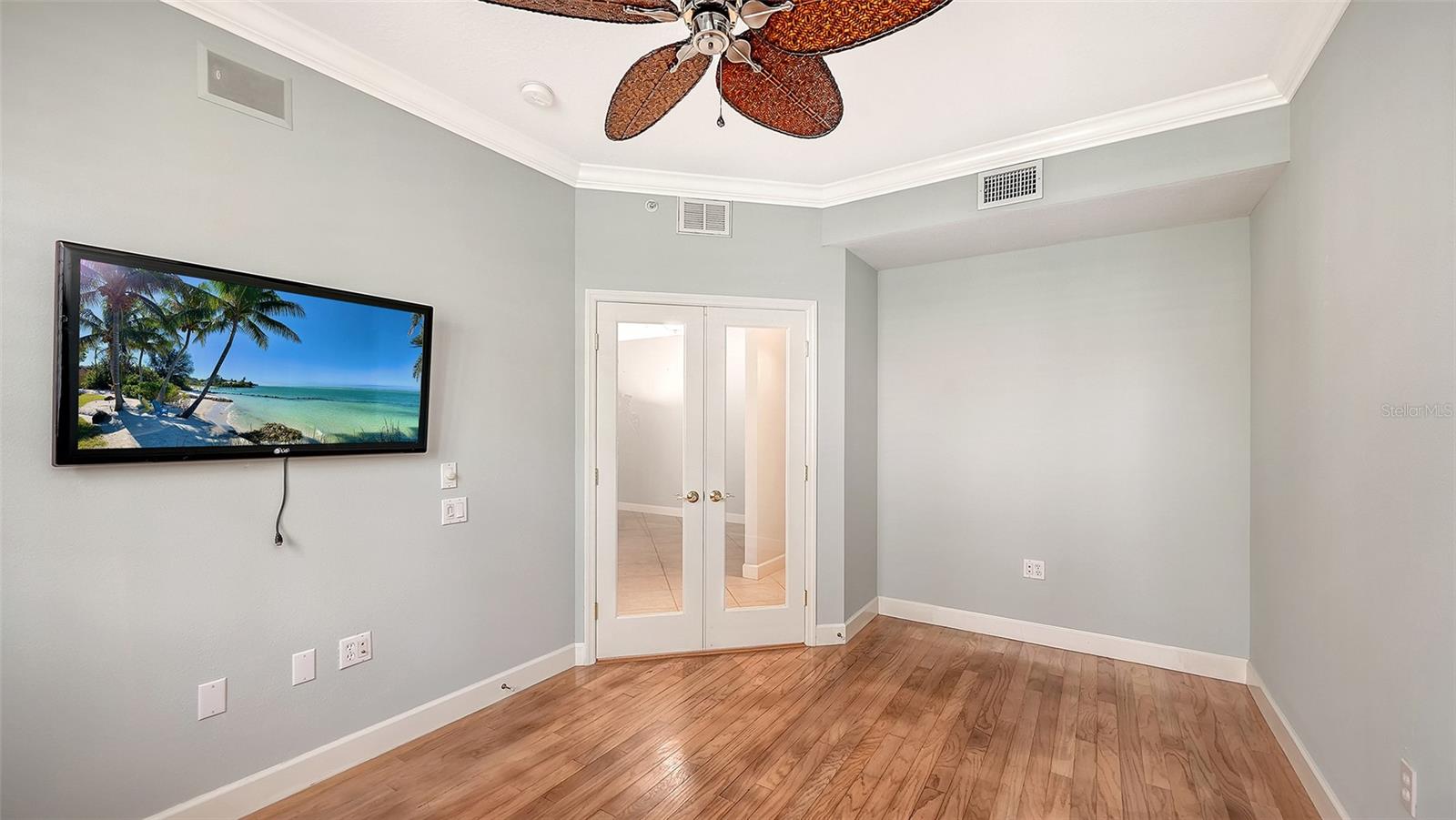 5211 PARISIENNE PL #101B27 — photo 32