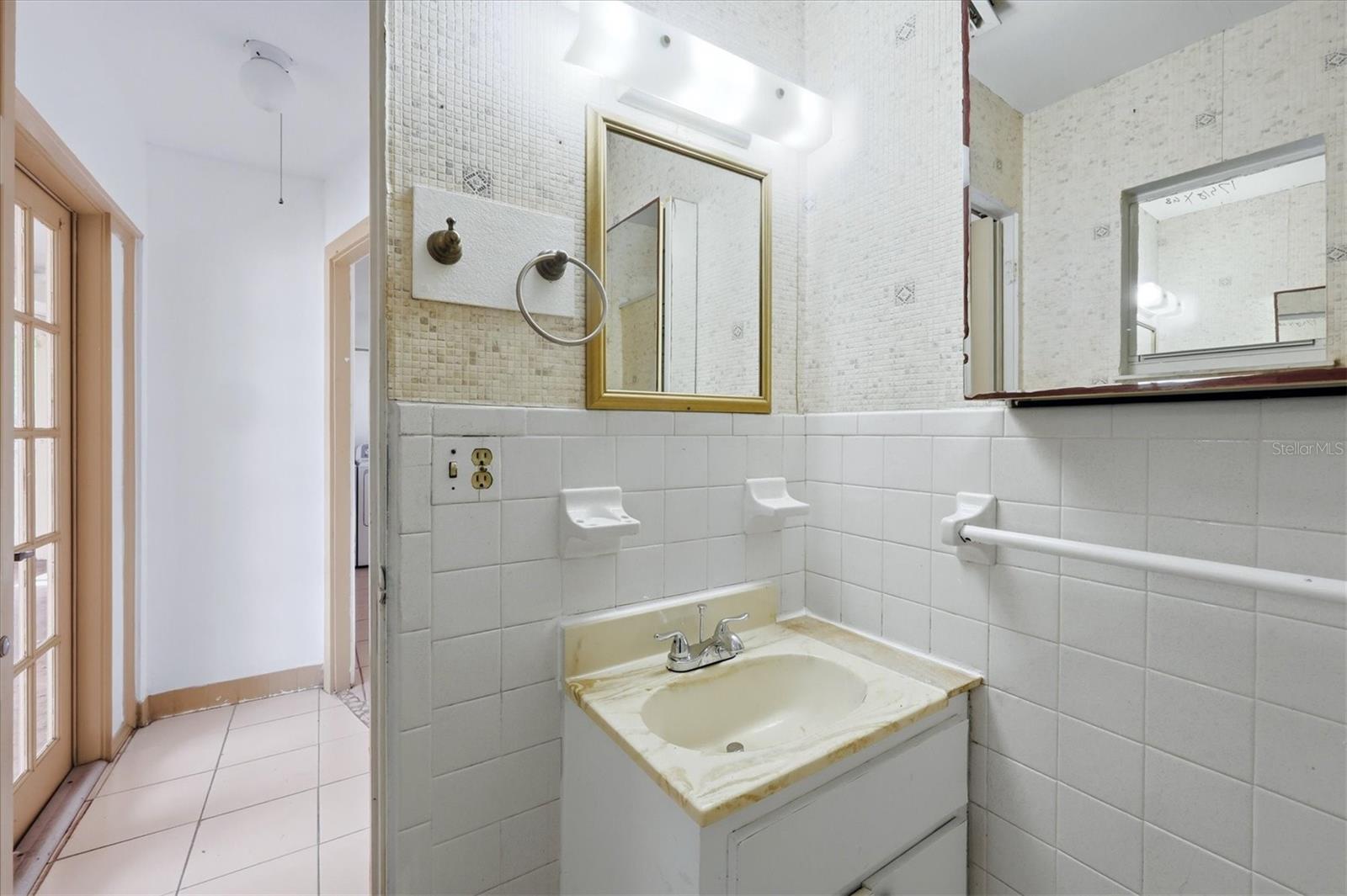 200 ORDUNA DR — photo 33