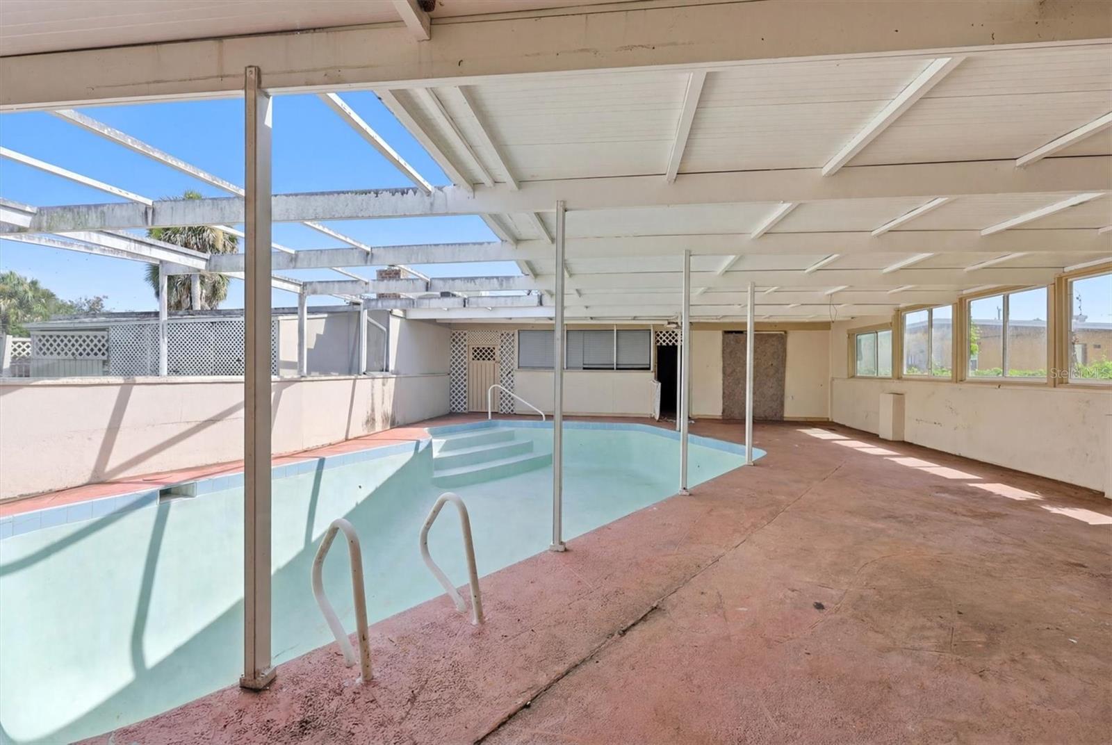 200 ORDUNA DR — photo 35
