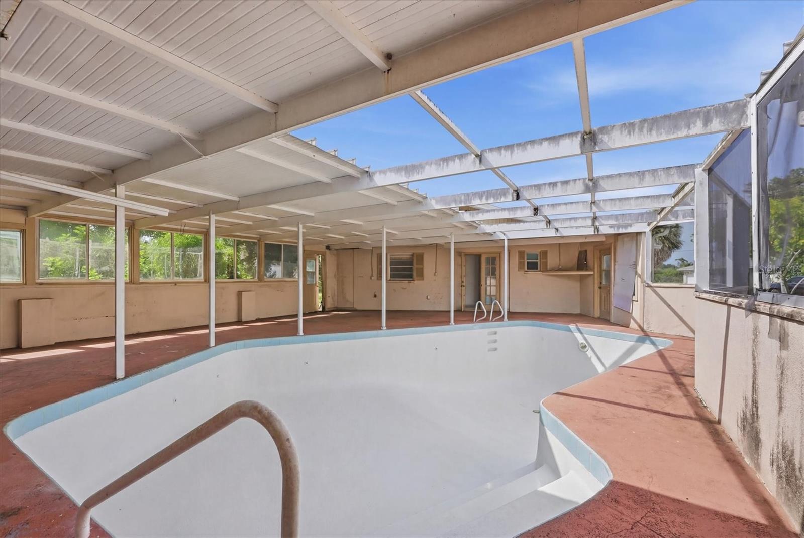 200 ORDUNA DR — photo 3