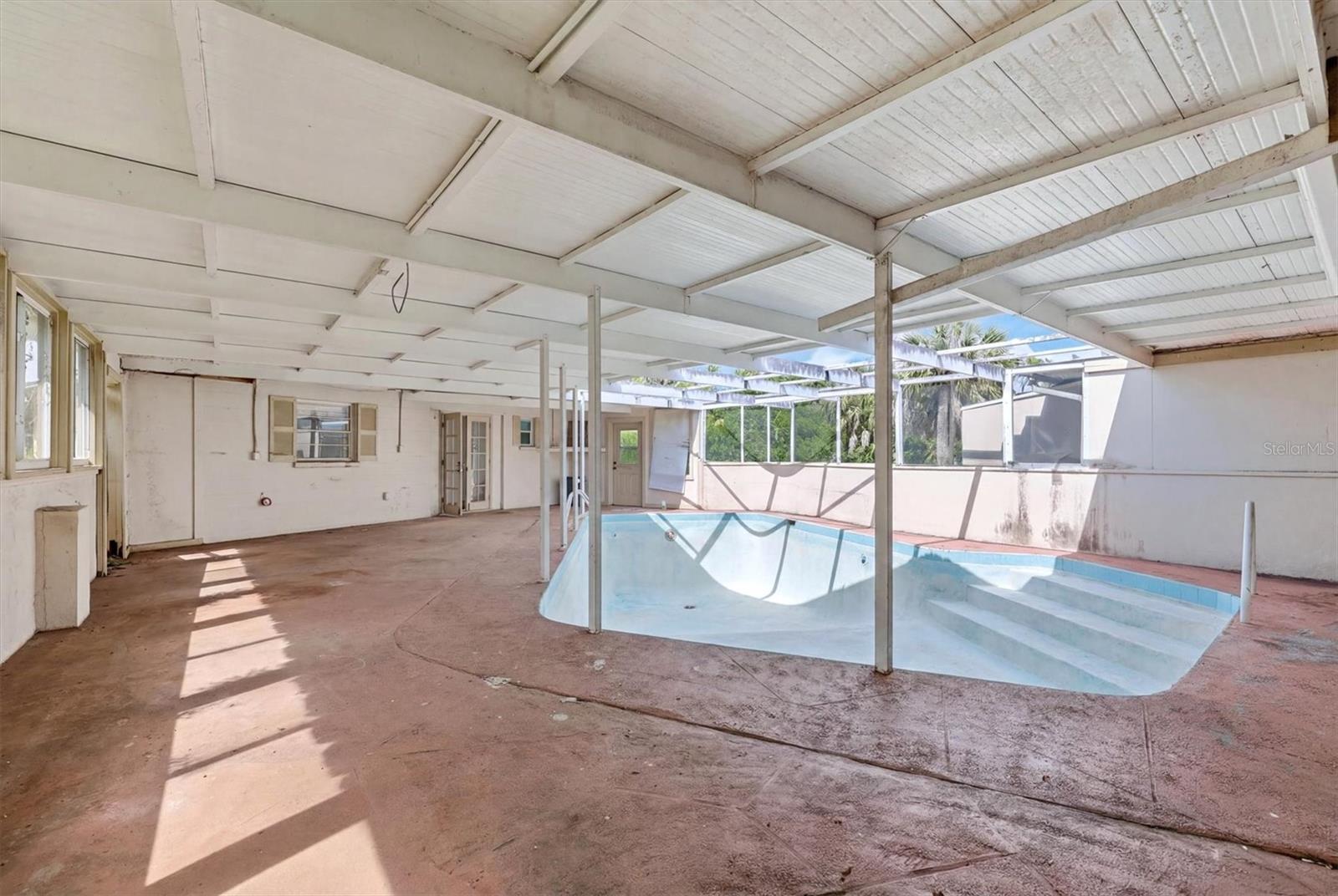 200 ORDUNA DR — photo 37