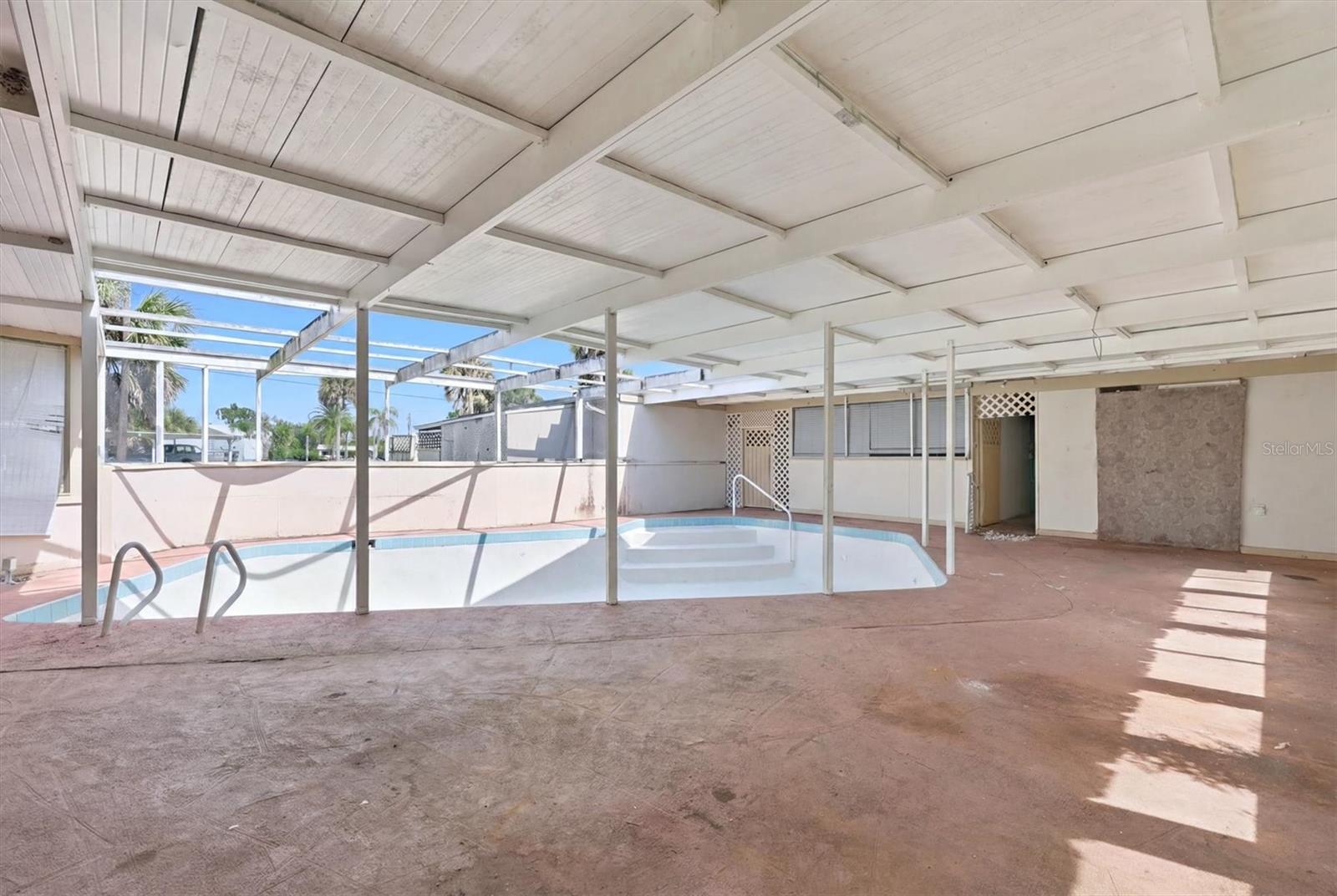 200 ORDUNA DR — photo 36