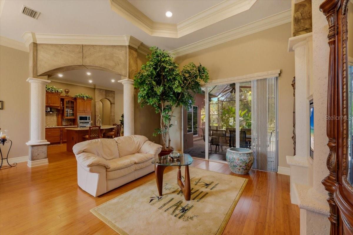 3257 WENONA DR — photo 16