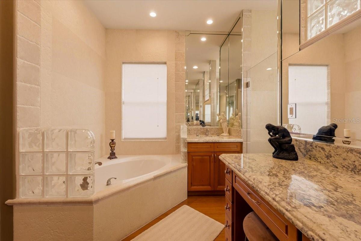 3257 WENONA DR — photo 32