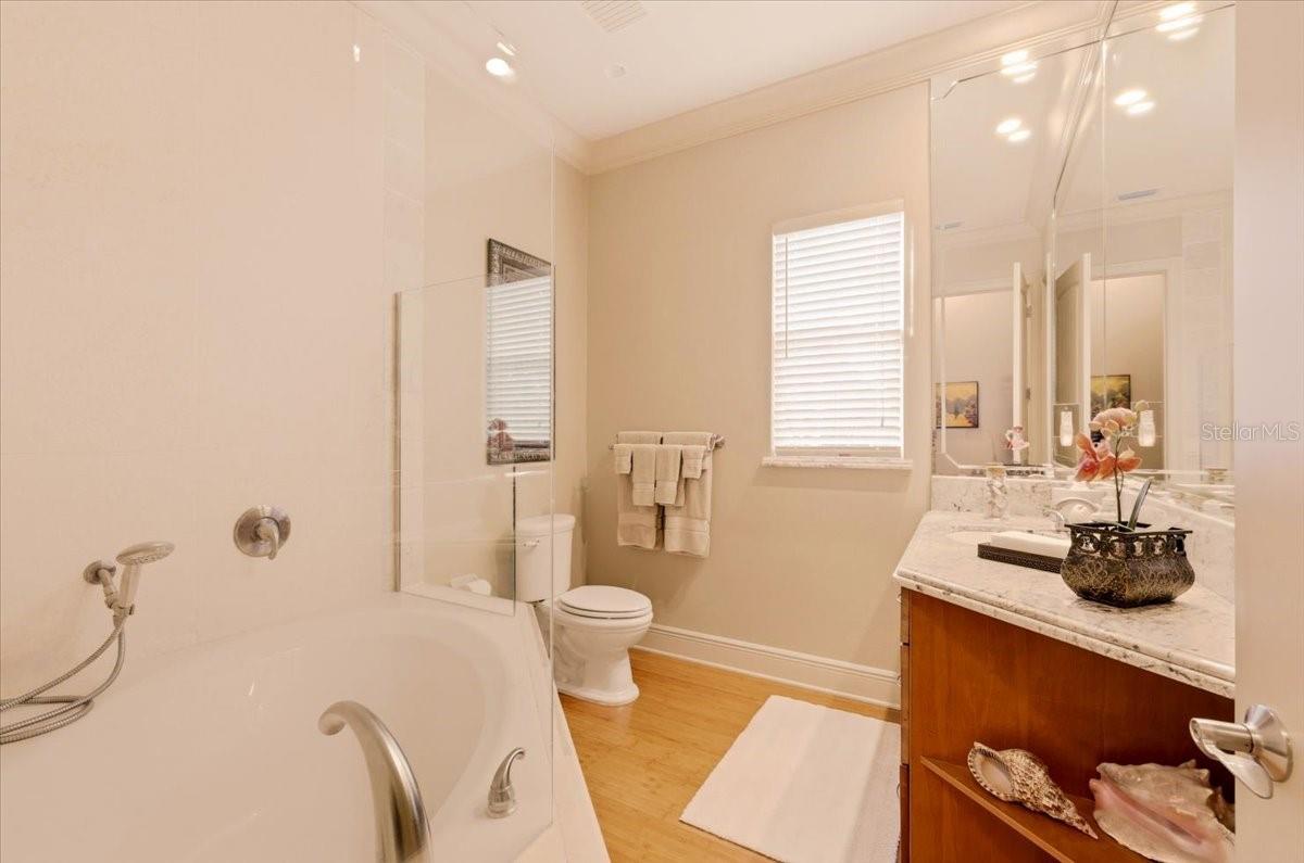 3257 WENONA DR — photo 34