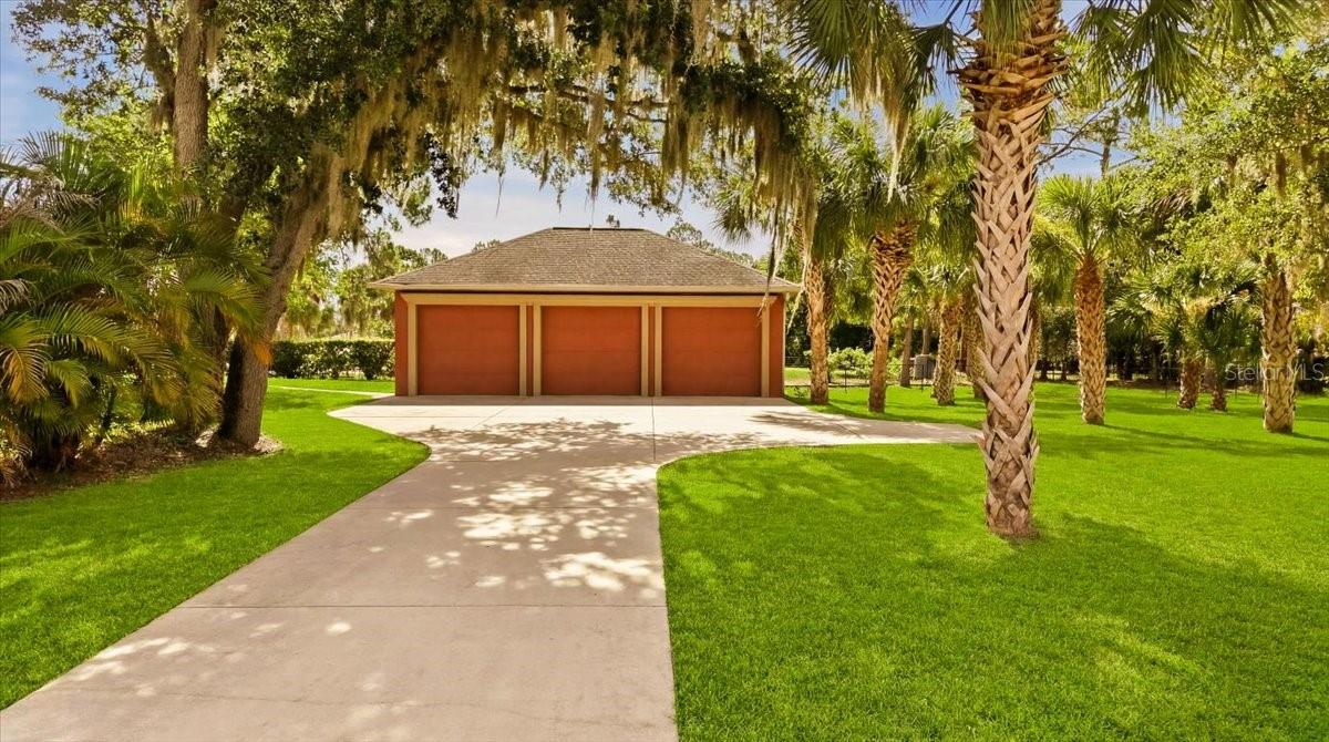 3257 WENONA DR — photo 10