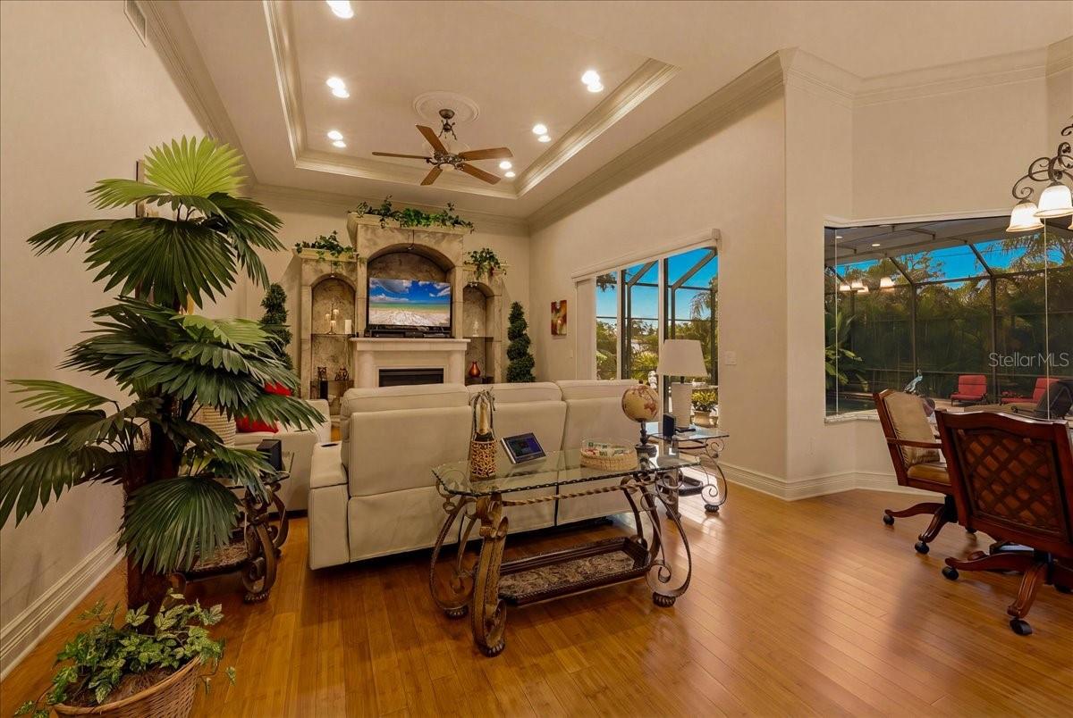 3257 WENONA DR — photo 18