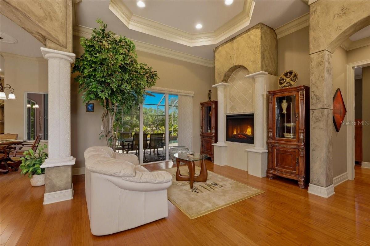 3257 WENONA DR — photo 17