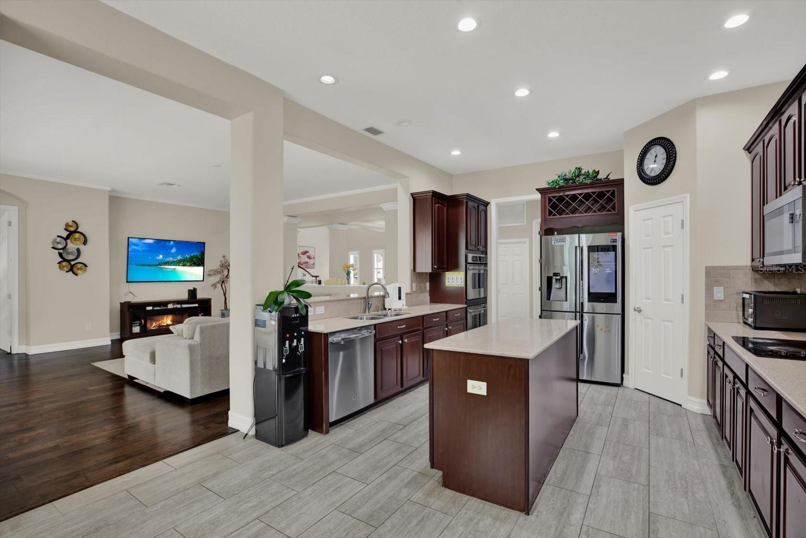 9137 CREEDMOOR LN — photo 15