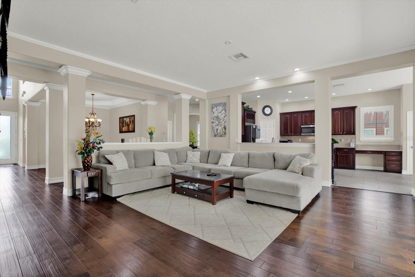 9137 CREEDMOOR LN — photo 18