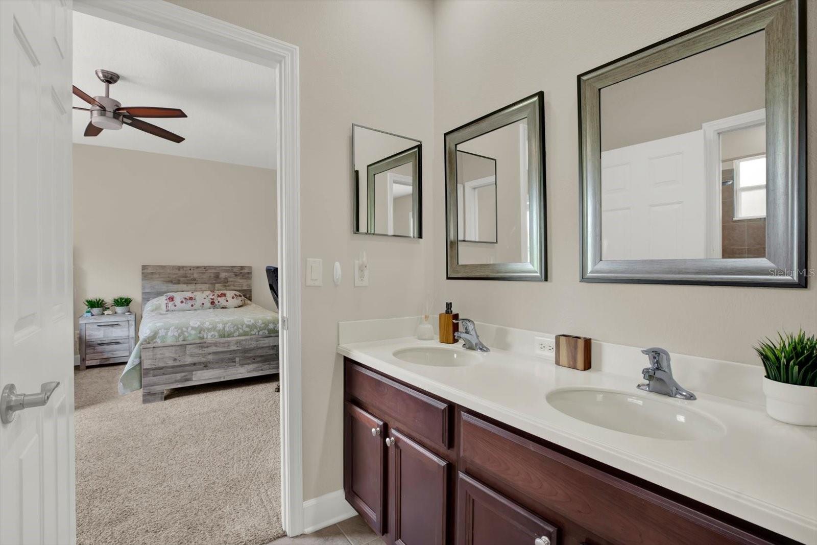 9137 CREEDMOOR LN — photo 35