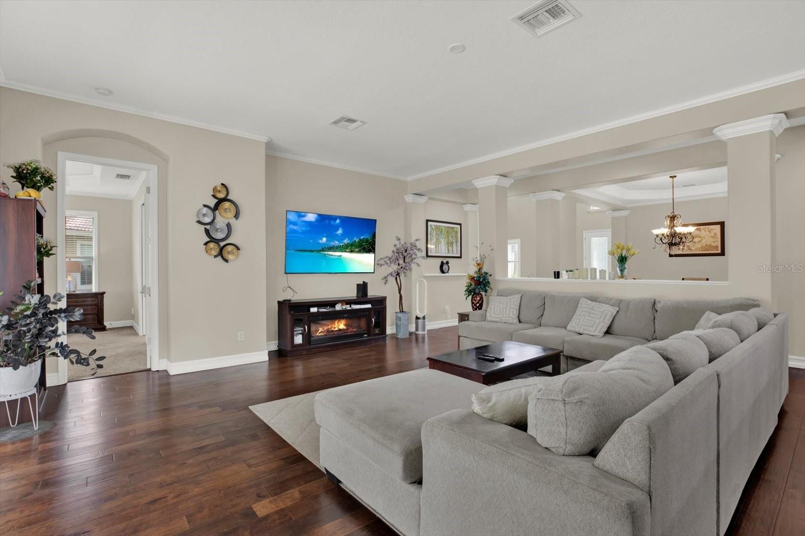9137 CREEDMOOR LN — photo 17