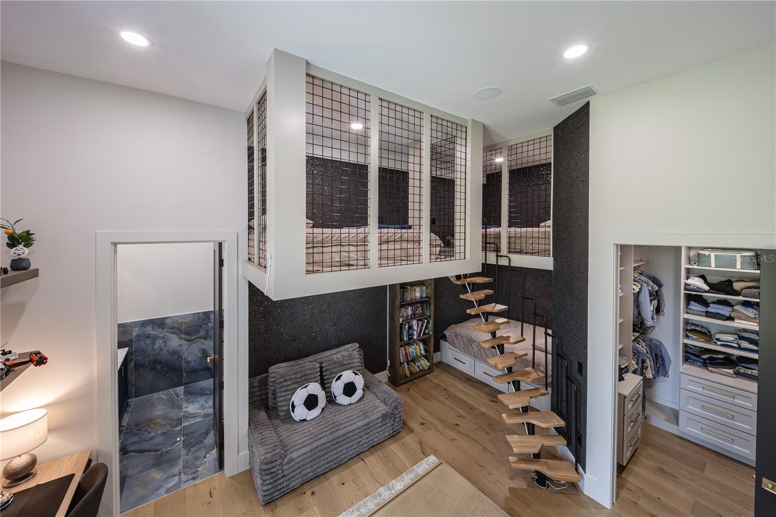 9240 FALCON CT — photo 60