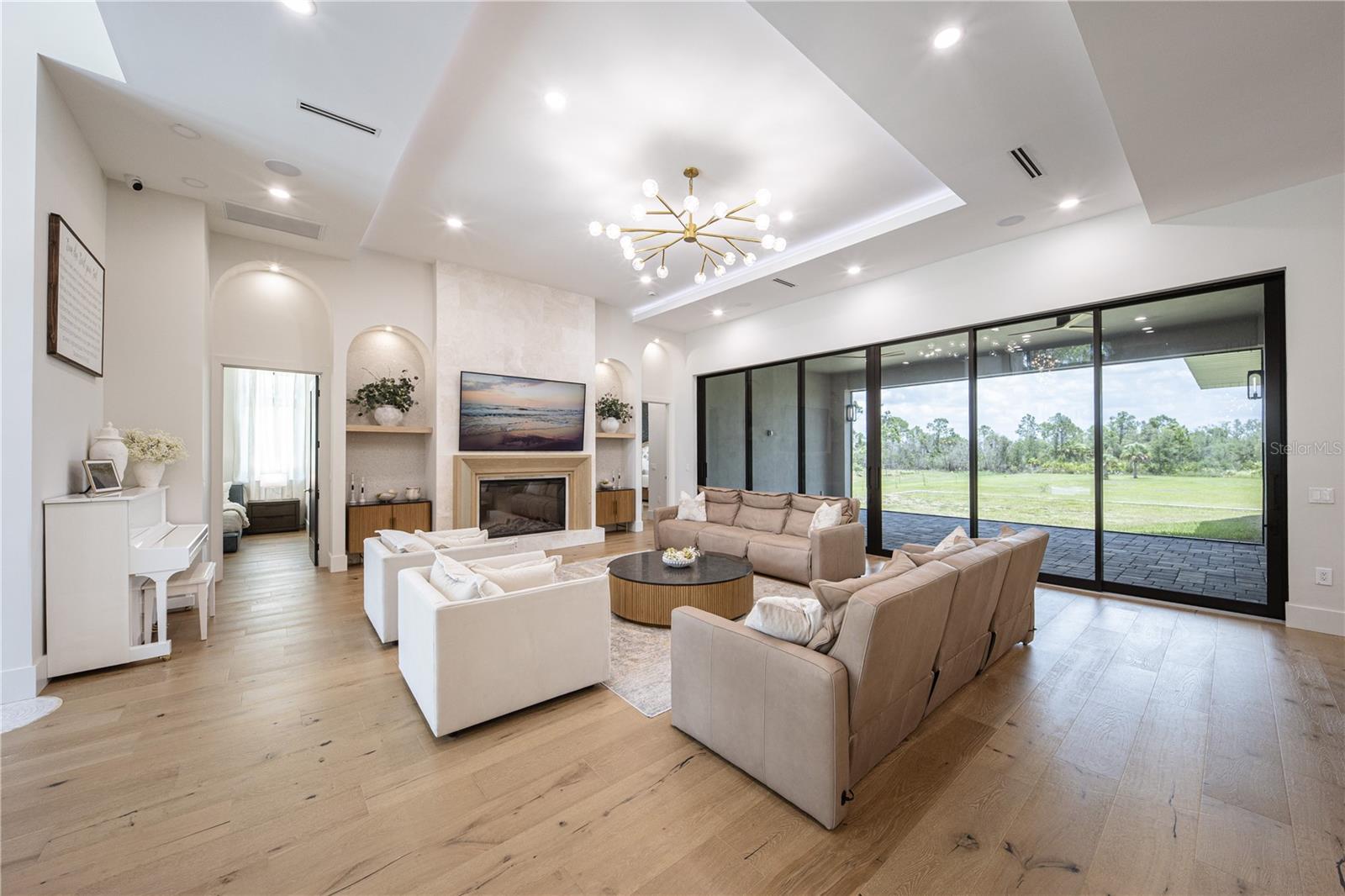 9240 FALCON CT — photo 9