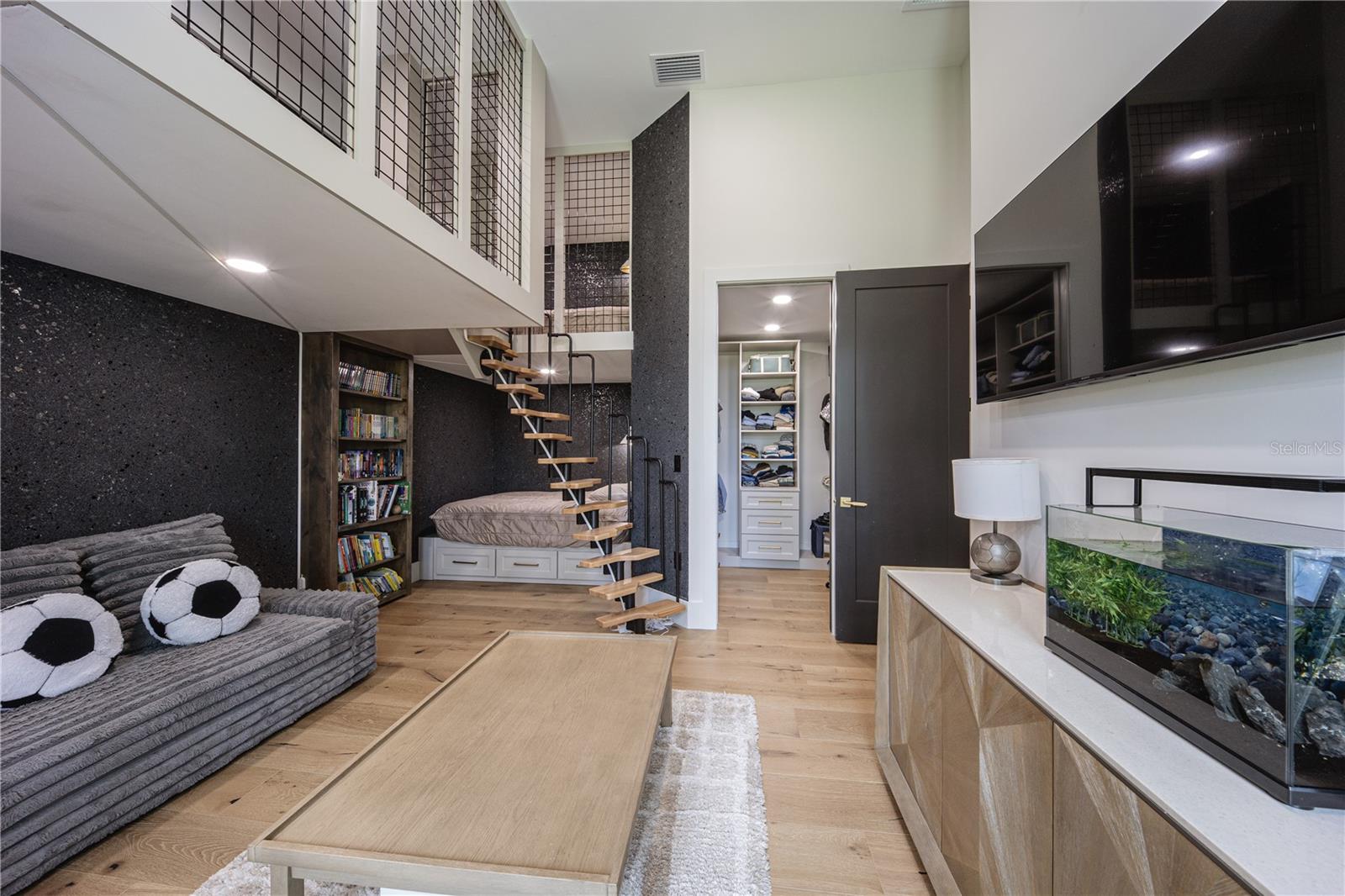 9240 FALCON CT — photo 57