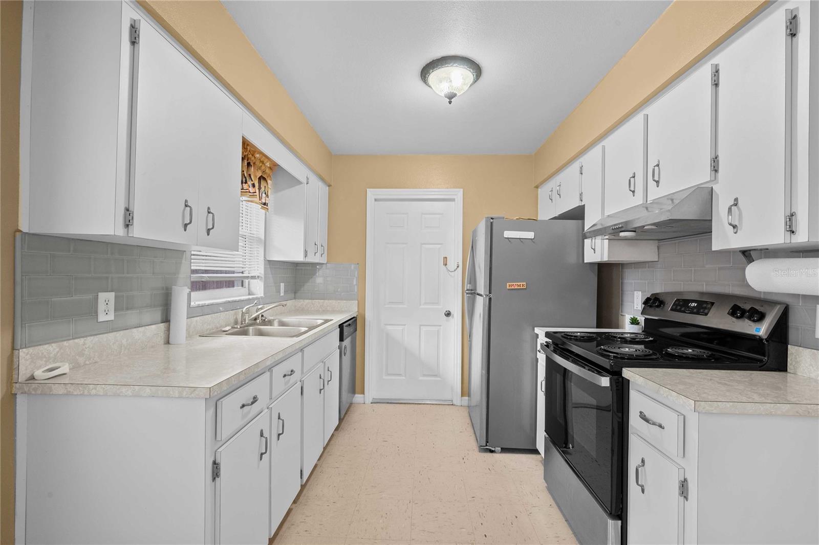 5435 TANGERINE DR — photo 19
