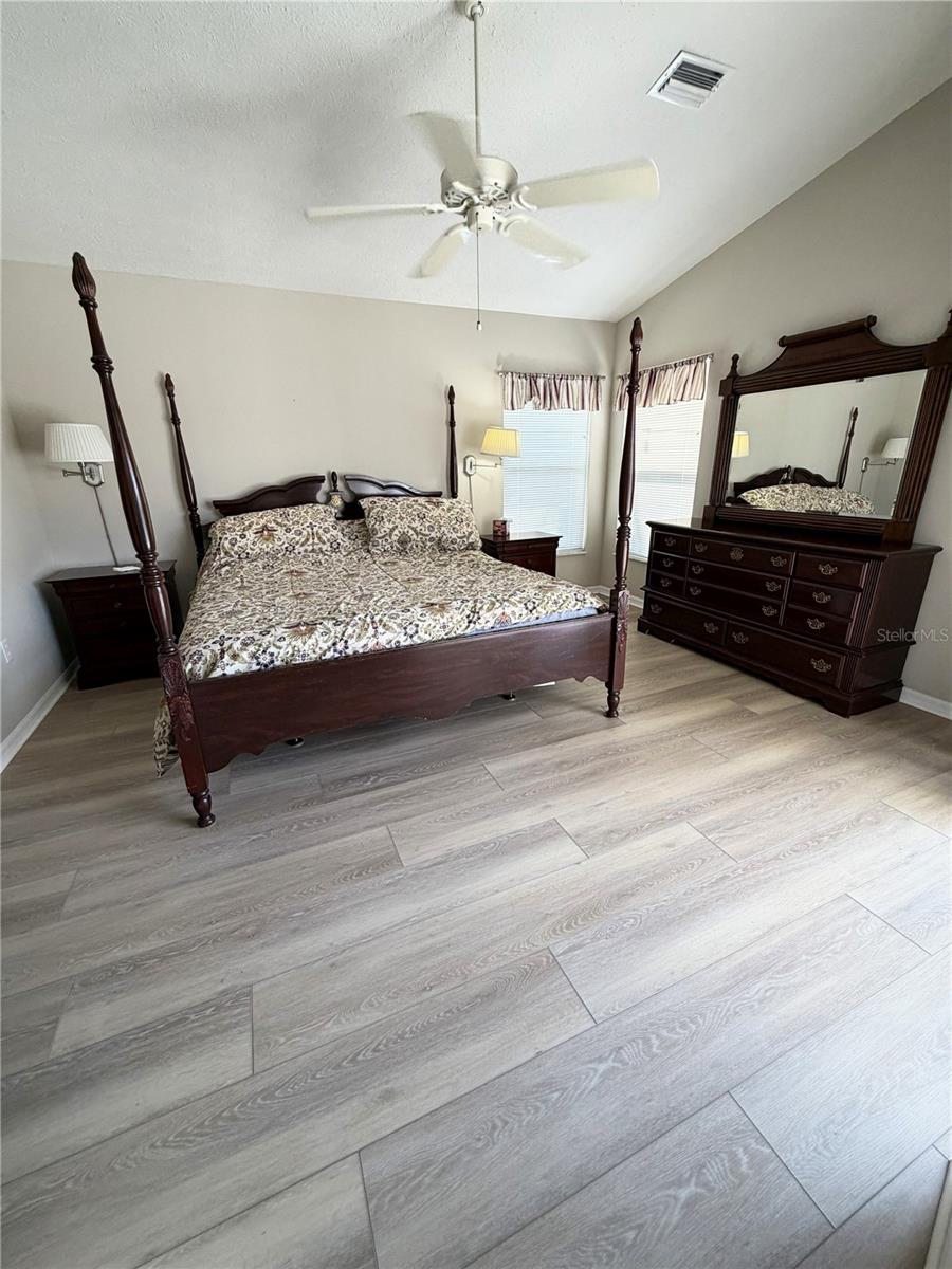 10542 MAGRATH LN — photo 12