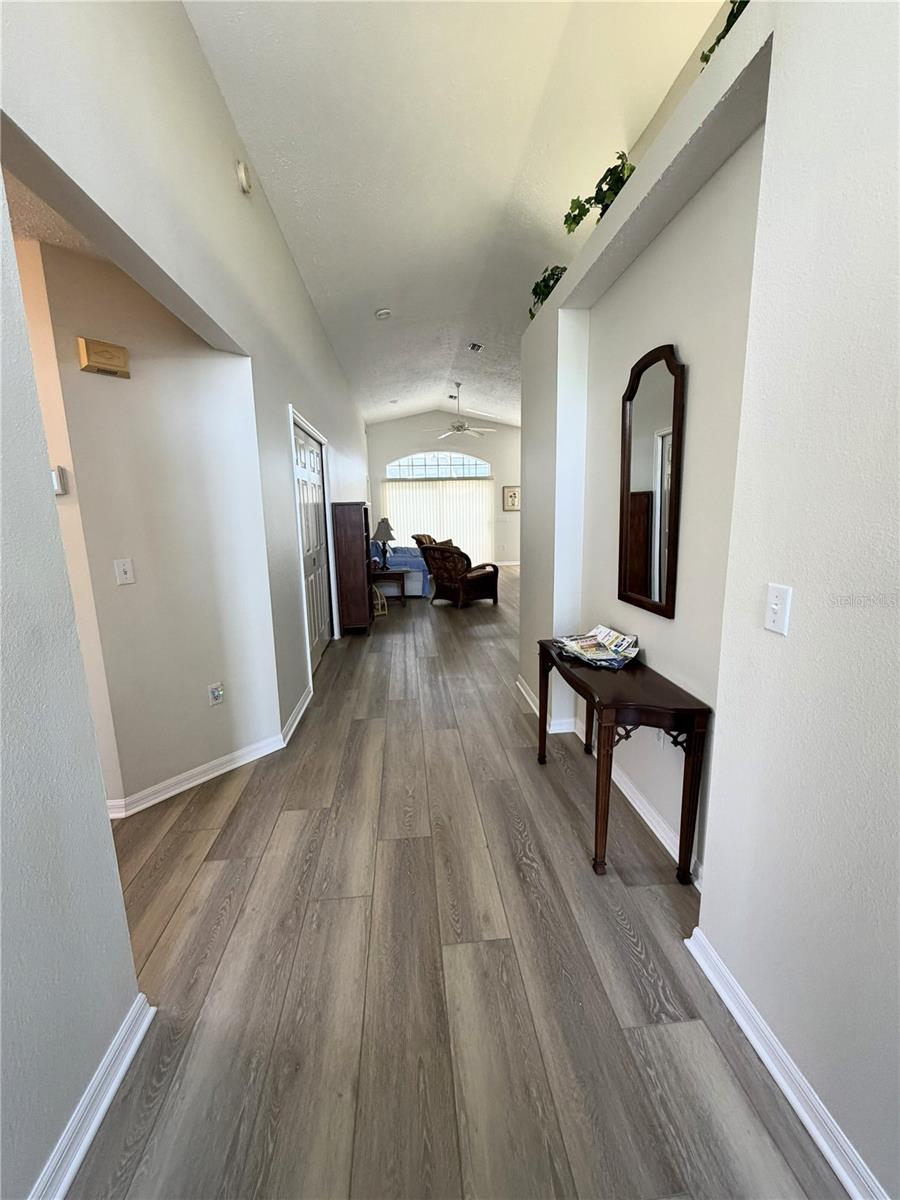 10542 MAGRATH LN — photo 2