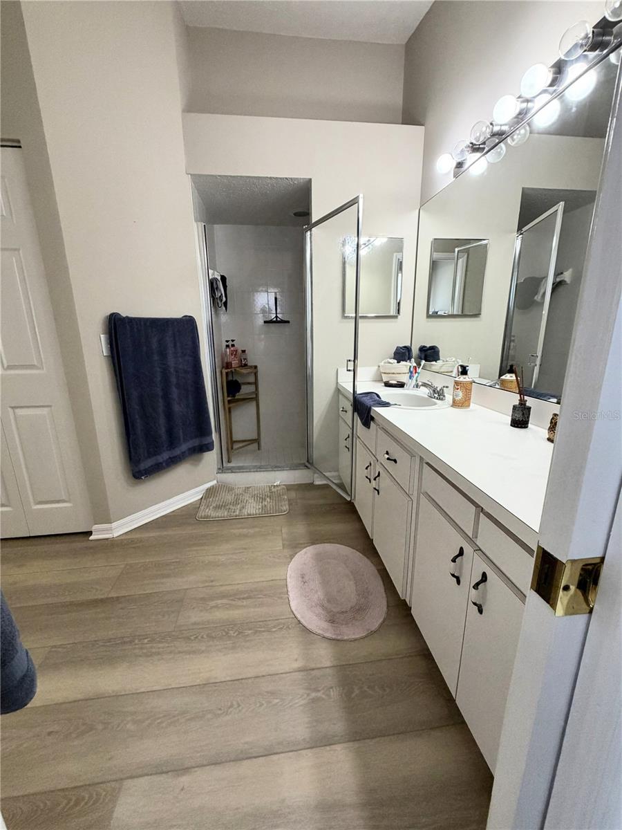 10542 MAGRATH LN — photo 8
