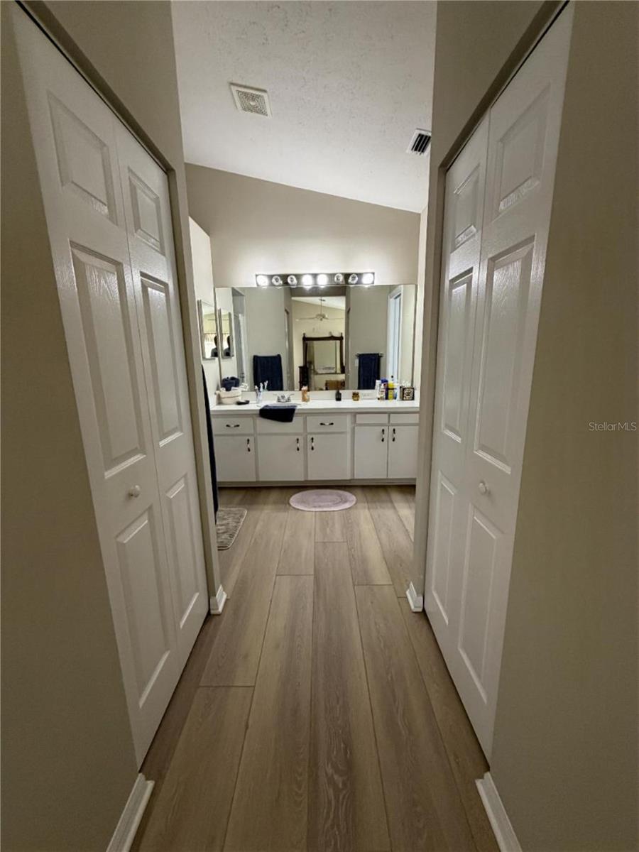 10542 MAGRATH LN — photo 11