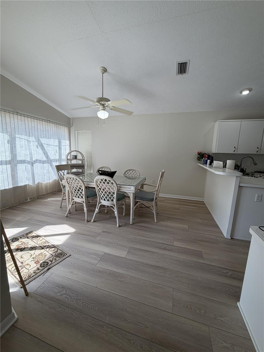 10542 MAGRATH LN — photo 5