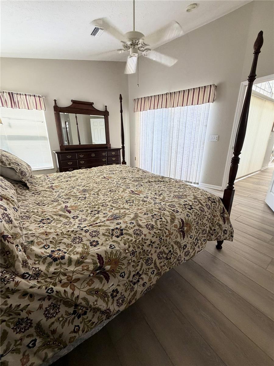 10542 MAGRATH LN — photo 13