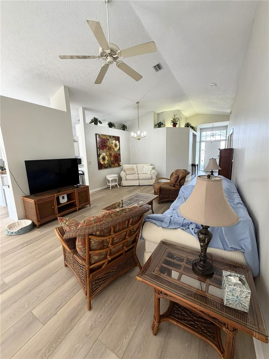 10542 MAGRATH LN — photo 7