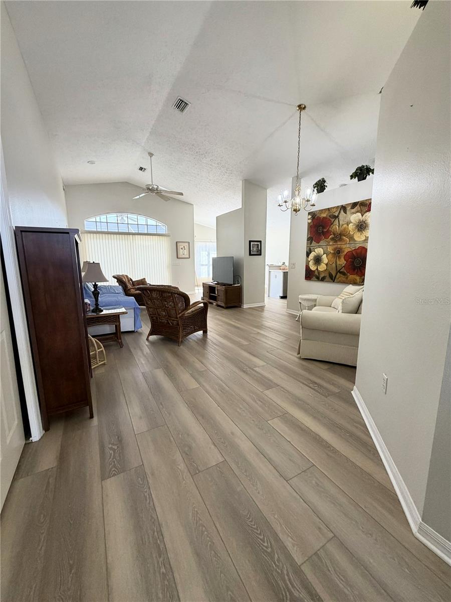 10542 MAGRATH LN — photo 6
