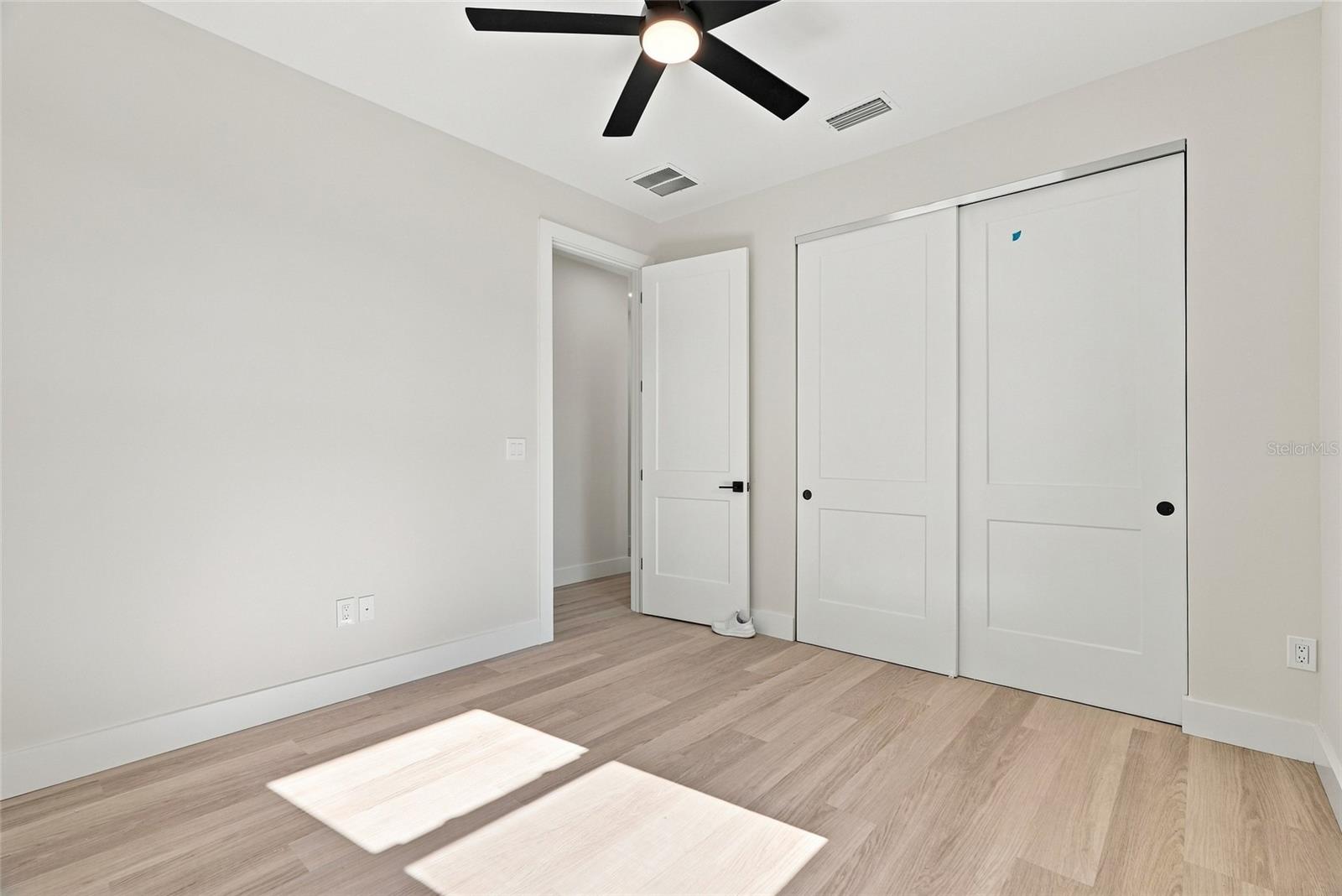 2139 20TH AVE SW — photo 30