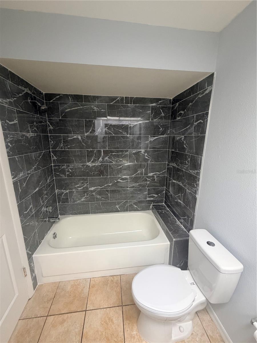6050 CHESHAM DR #5 — photo 10