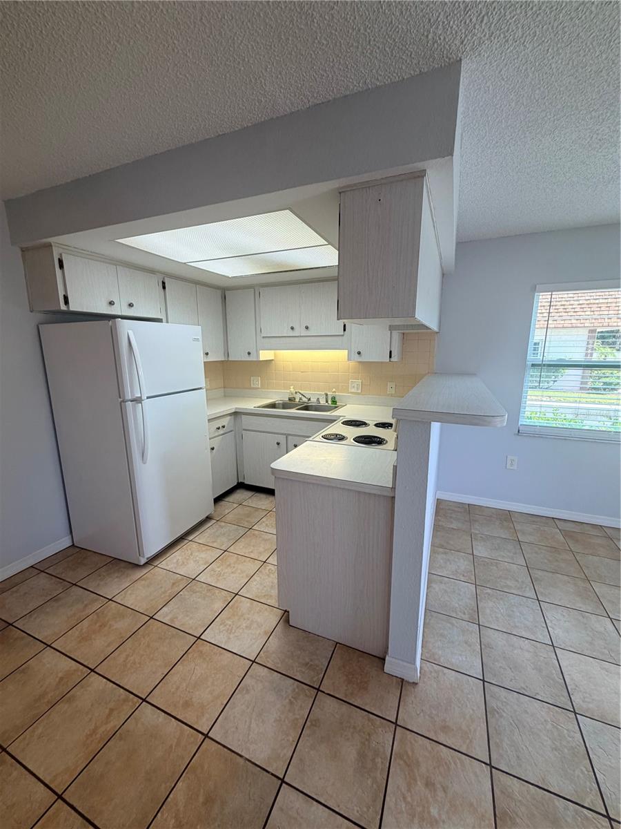 6050 CHESHAM DR #5 — photo 4
