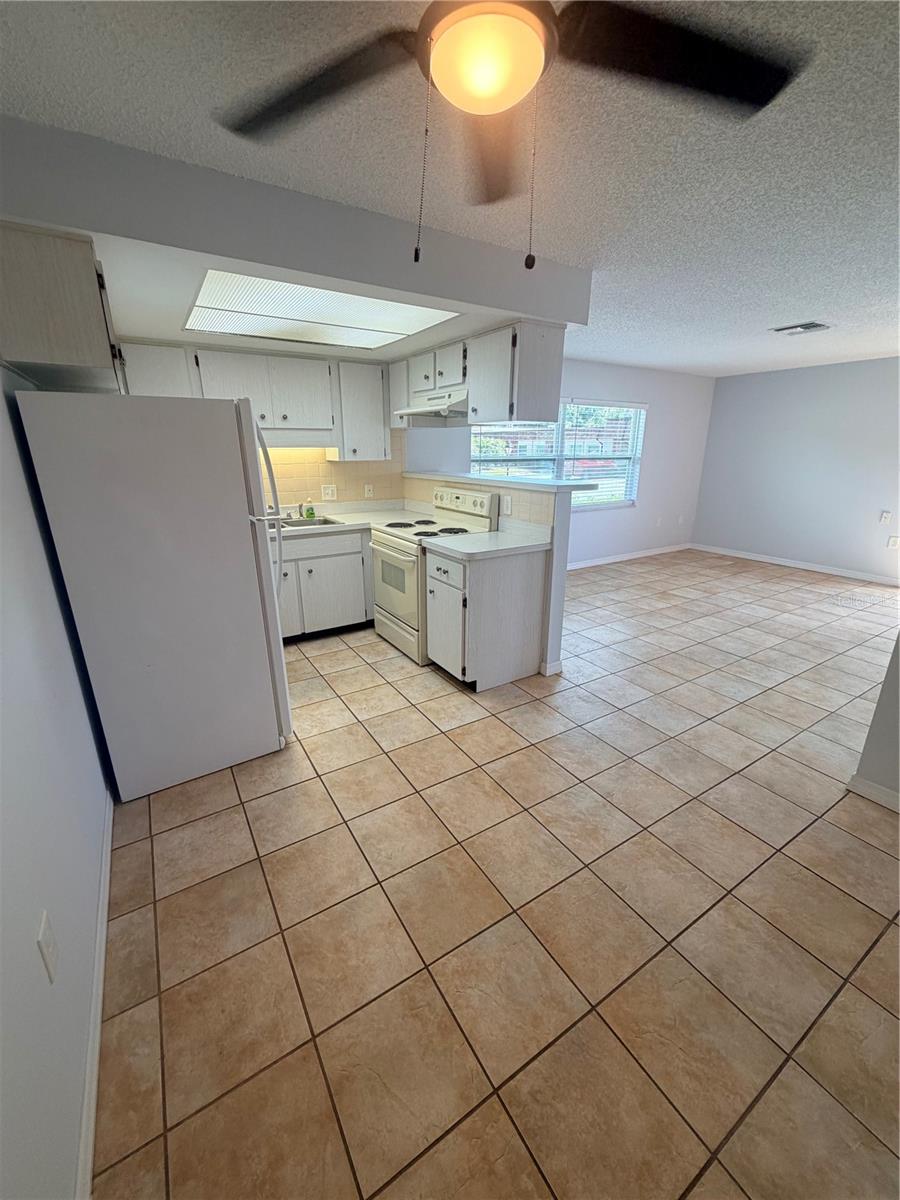 6050 CHESHAM DR #5 — photo 3