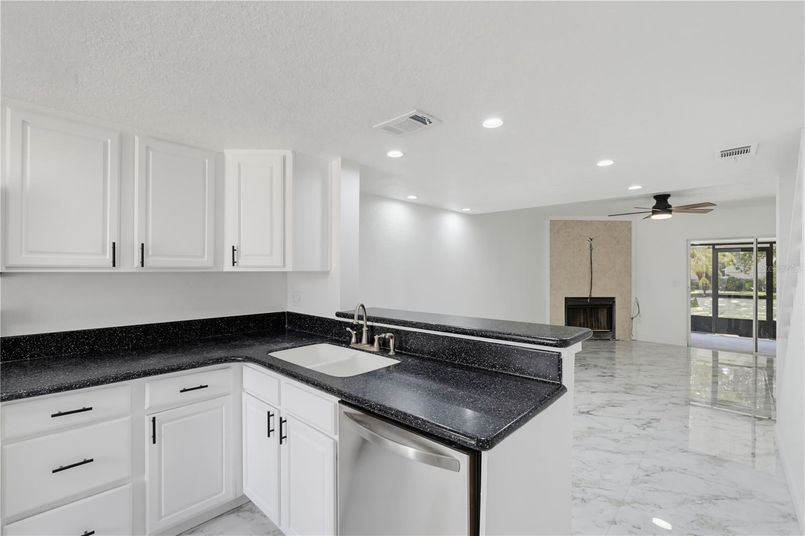 6661 121ST AVE #G — photo 4