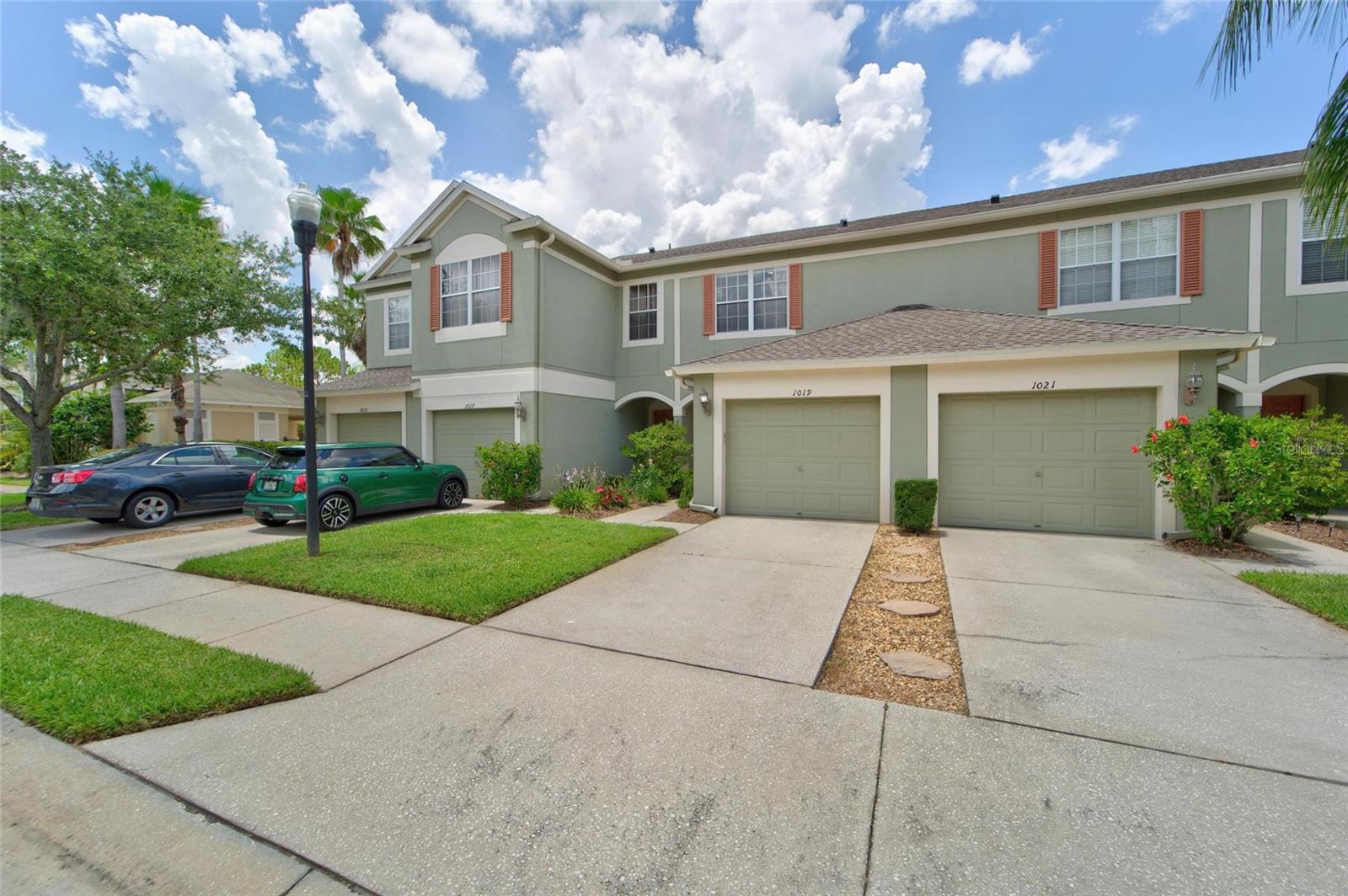 1019 VISTA CAY CT — photo 8