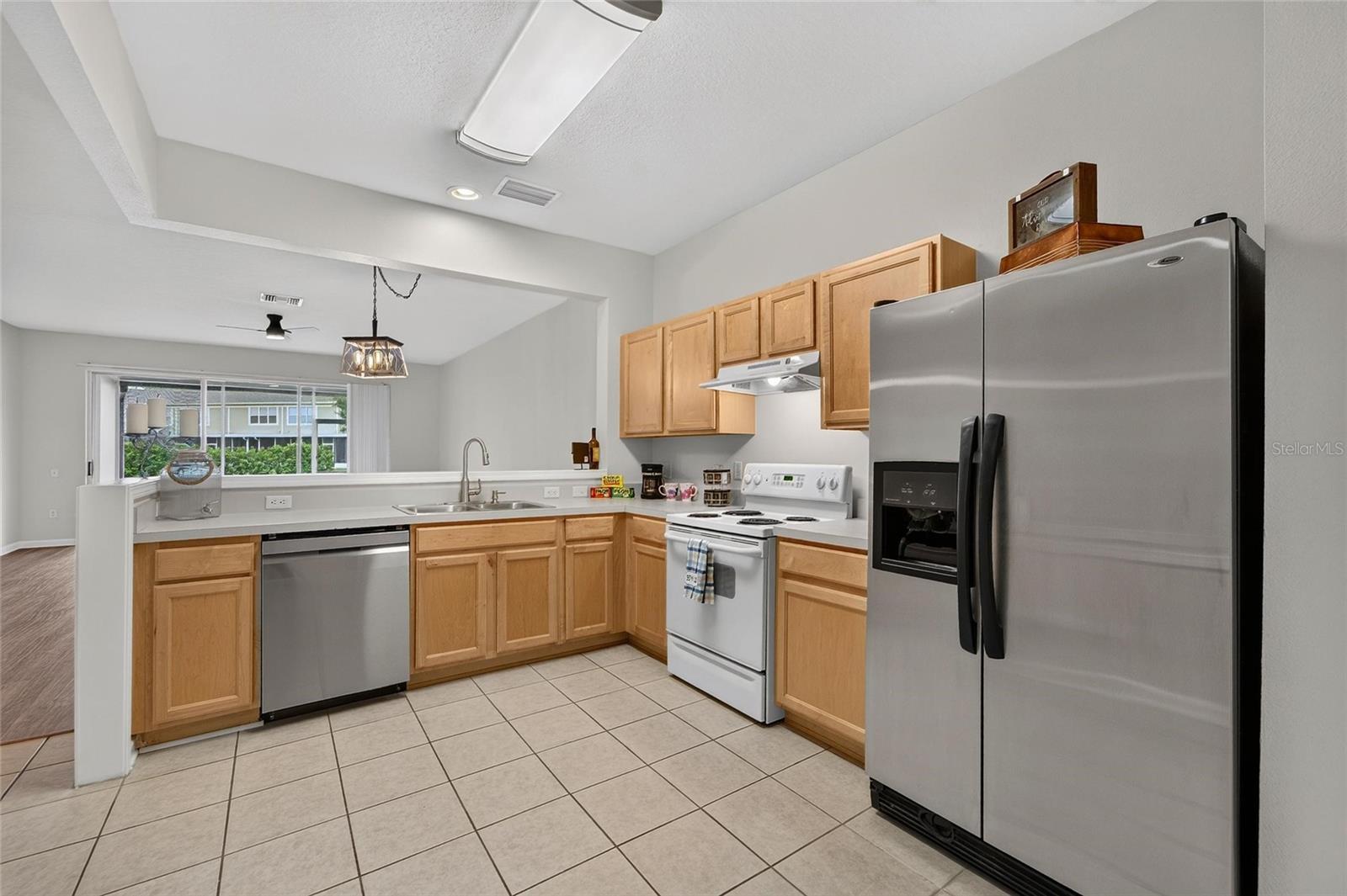 1019 VISTA CAY CT — photo 26